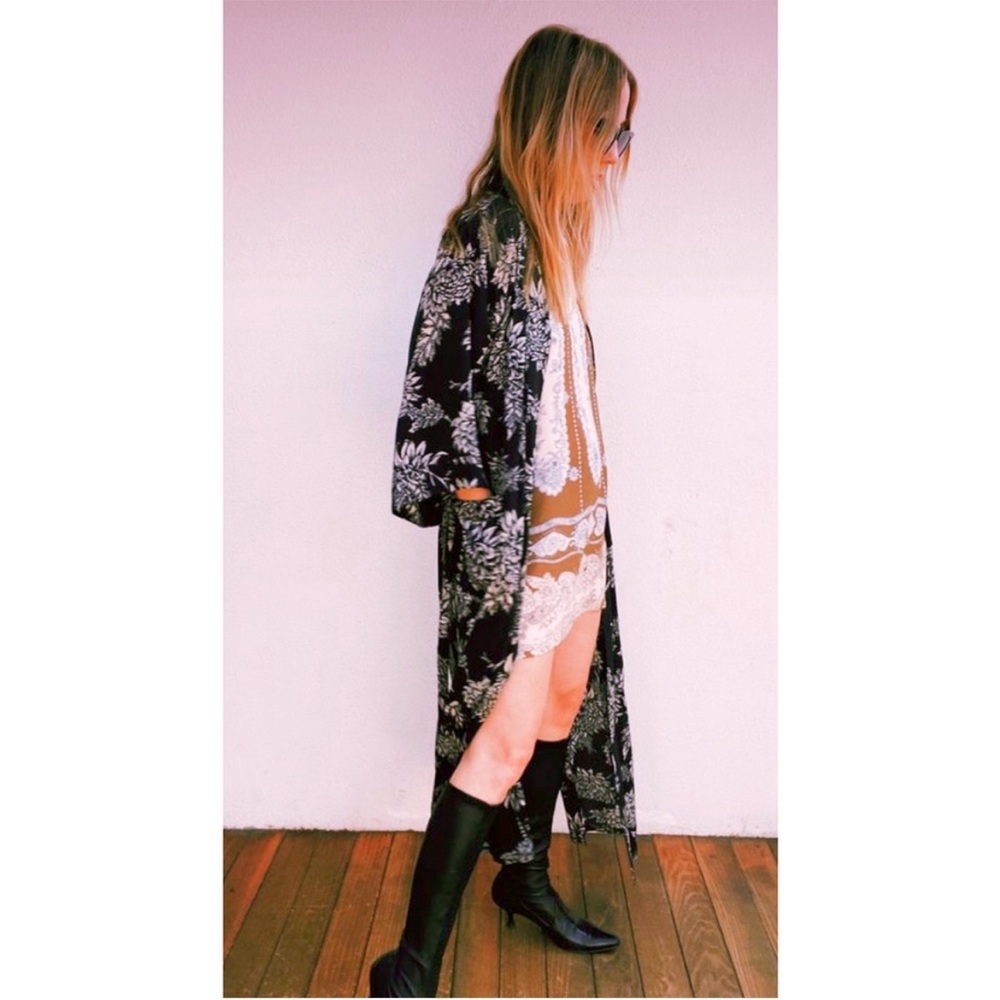 LAST CHANCE Novella Royale L dahlia Jane tie robe kimono soldout small floral